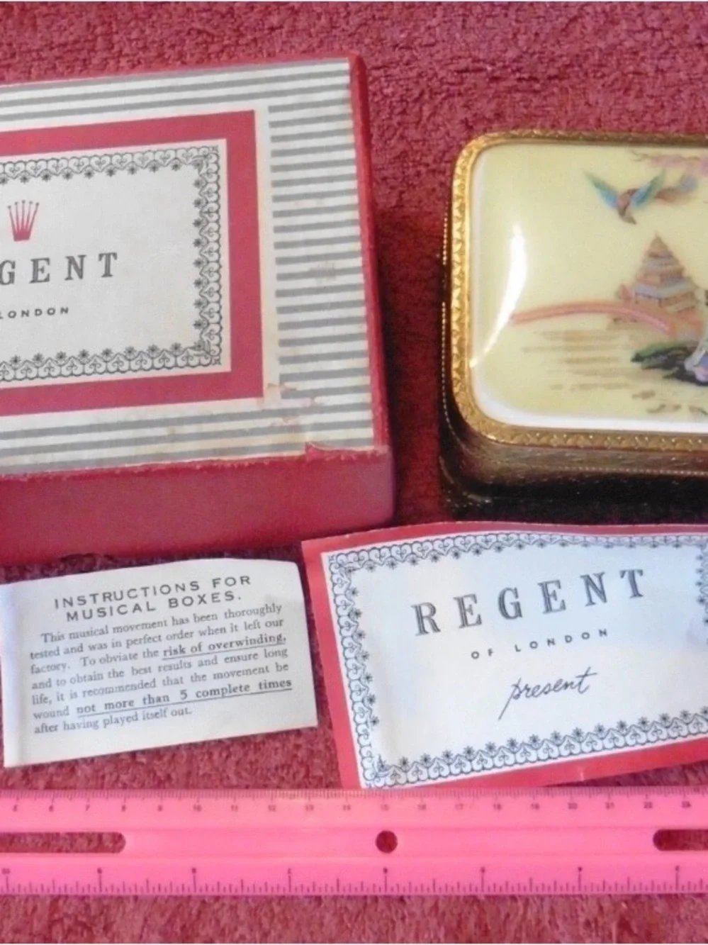 Vintage Estate Regent Japanese Geisha Music Box
